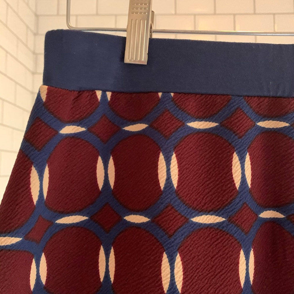 Geometric Patterned Skirt - Picture 2 of 4